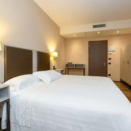 Otel Tripoli 3*